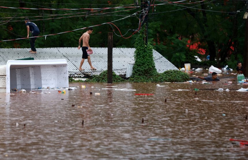 DES PLUIES DILUVIENNES PROVOQUENT 29 MORTS AU BRÉSIL
