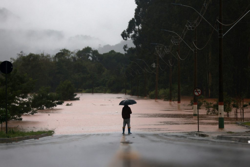 DES PLUIES DILUVIENNES PROVOQUENT 29 MORTS AU BRÉSIL
