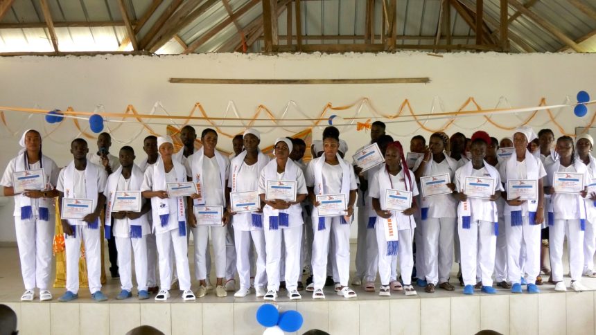 Sortie de la 5e promotion de 2IAH-Formation Professeur Nindjin à ses filleuls : « Travaillez avec rigueur et foi, et chercher toujours à progresser »