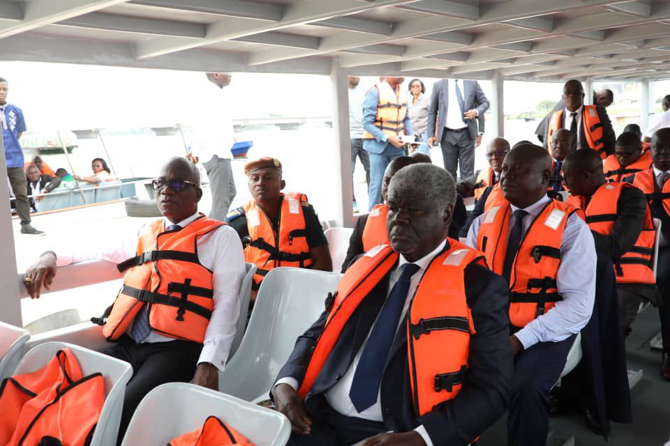 Le Premier Ministre ivoirien Robert Beugré Mambé s'engage à lutter contre la pollution de la lagune d'Abidjan