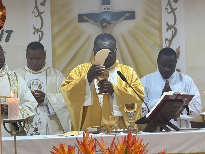 Le séminaire universitaire Saint Paul VI célèbre l'Ascension en mettant à l'honneur les cultures africaines