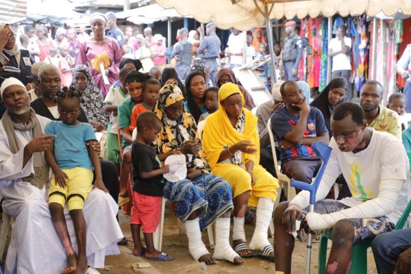 Solidarité : le Gouvernement apporte sa compassion à 196 familles victimes d’incendies à Abobo