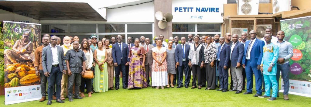 Photo de famille des participants