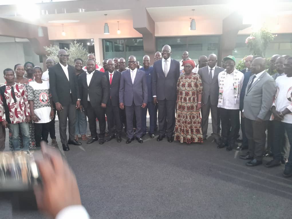Photo de famille des militants du Rhdp dans le Gbêkê
