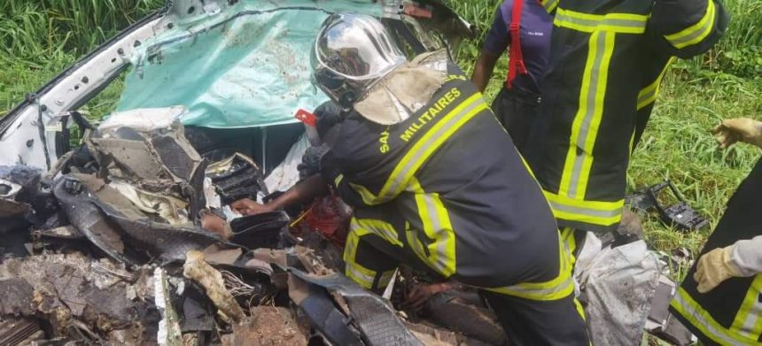 Les épaves de l'accident