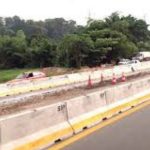 La construction d'une voie rapide à Abidjan