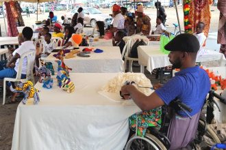 Les personnes handicapées de Koumassi ont partagé un repas lors de cette rencontre