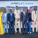 Photo de famille après la cérémonie de lancement
