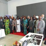 La ministre de l'Economie, du Plan et du Développement, Kaba Nialé et les personnalités de la rencontre