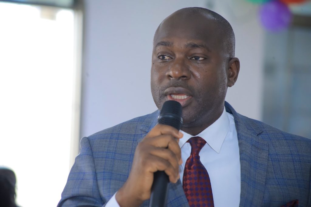 Le Conseiller économique et social, Ali Badarah Konaté, également Secrétaire du bureau du Conseil Économique, Social, Environnemental et Culturel (CESEC) et Président Exécutif de la Fondation YFACTIONS