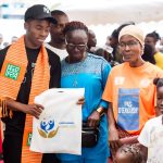 Simon Adingra étaient avec les enfants d'Abobo