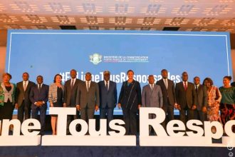Les officiels lors du lancement