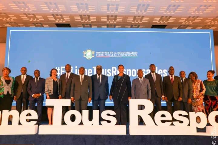 Les officiels lors du lancement