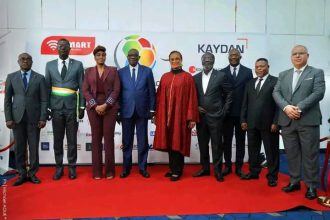 Les officiels lors du lancement