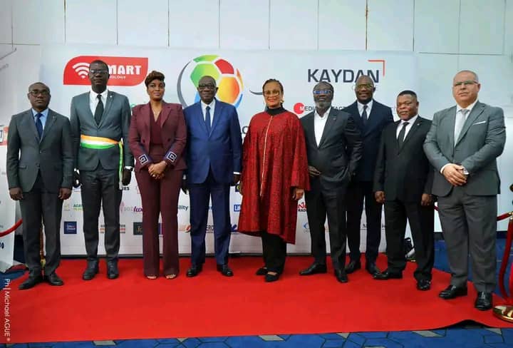 Les officiels lors du lancement