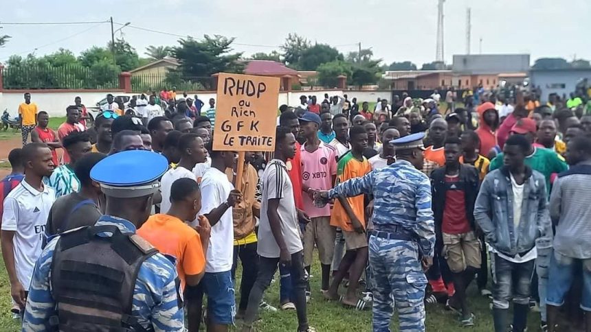 Les manifestants à Hiré