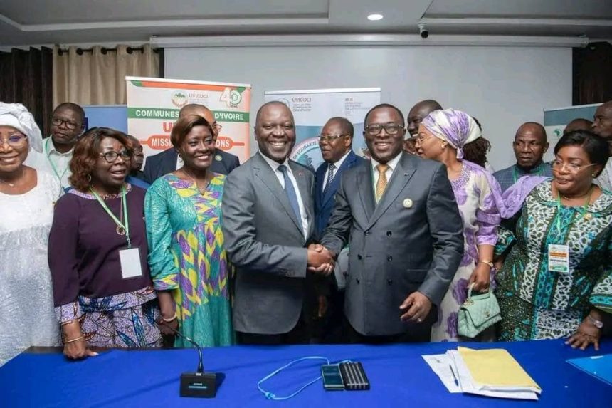 Le nouveau président Adama Koné et les autres membres