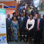 Photo de famille des officiels et participants de l'atelier