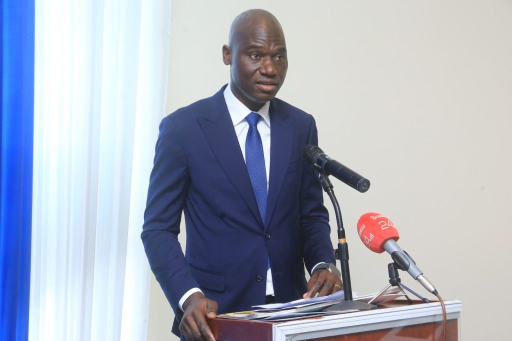 Le directeur général de l'industrie, Emmanuel Tra Bi