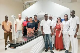 Le personnels de L’Institut Européen de Cancérologie (IEC), nouvellement inauguré à Abidjan