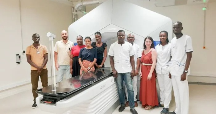 Le personnels de L’Institut Européen de Cancérologie (IEC), nouvellement inauguré à Abidjan