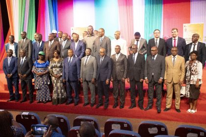 Photo de famille des officiels