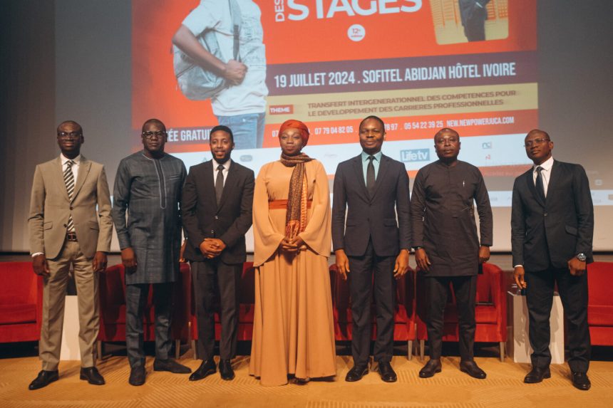 Photo de famille des officiels