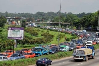 Des véhicules à Abidjan