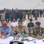 Le Colonel-major Yaké Charles (centre), coordinateur d’organisation du défilé