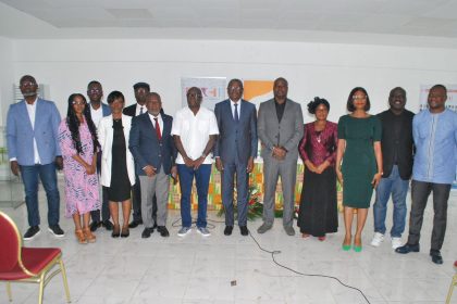 La photo de famille des officiels