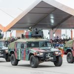 Des blindés militaires lors du défilé