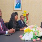 Bacongo et Siriki Sangaré en discussion