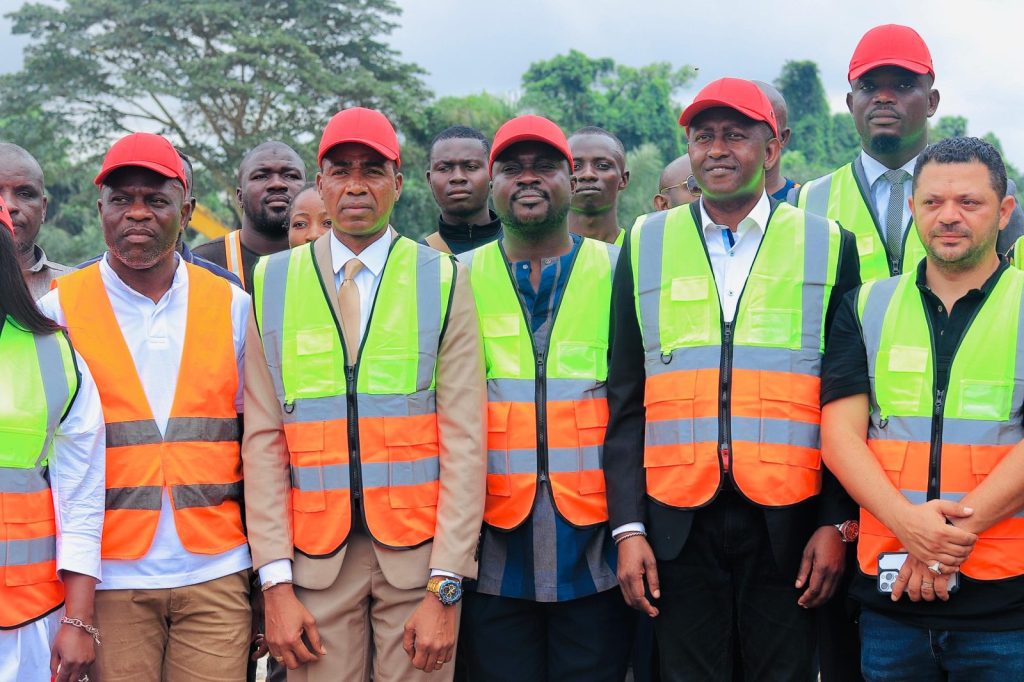 Siriki Sangaré et Yamoussa Coulibaly en visite sur le chantier de la baie du Banco