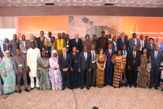 Photo de famille des officiels
