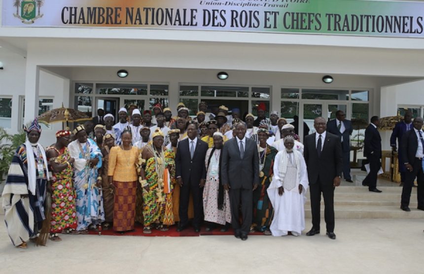 Photo de famille avec les chefs traditionnels
