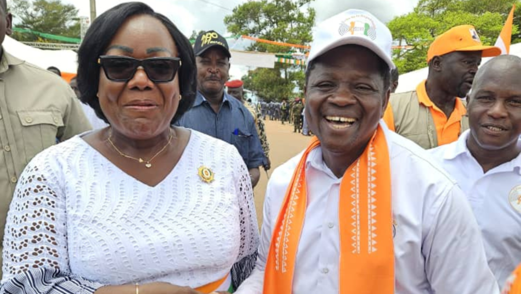 Le président de l’Écho de la République (EDR) et la ministre Anne Ouloto