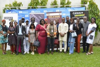 Photo de famille après la conférence de presse