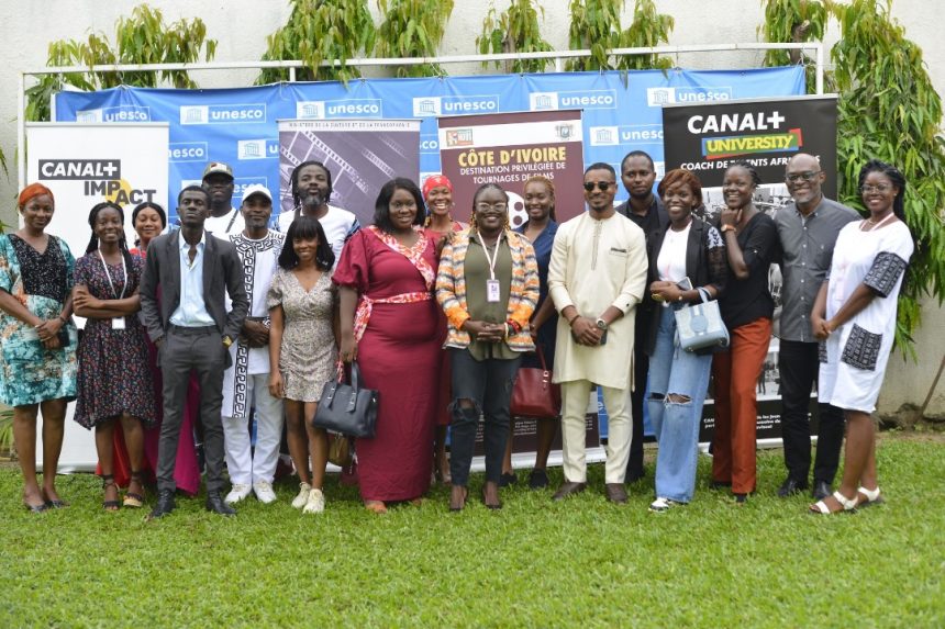 Photo de famille après la conférence de presse