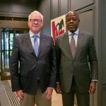 Alain-Richard Donwahi (droite) et un partenaire lors de son voyage à New-York