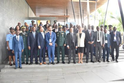 Photo de famille des participants