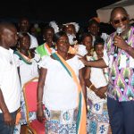 Dr Gustave Aboua et la présidente des amazones