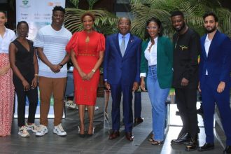 Au centre le ministre Siandou Fofana et les influenceurs ivoiriens