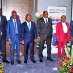 3ème personne à partir de la gauche, le président du club des amis de la France d'Abidjan, Zéphirin Zaté avec les officiels pour la photo de famille