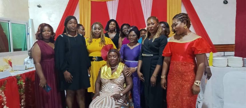 La présidente Amélie Kouadio et les membres de son bureau