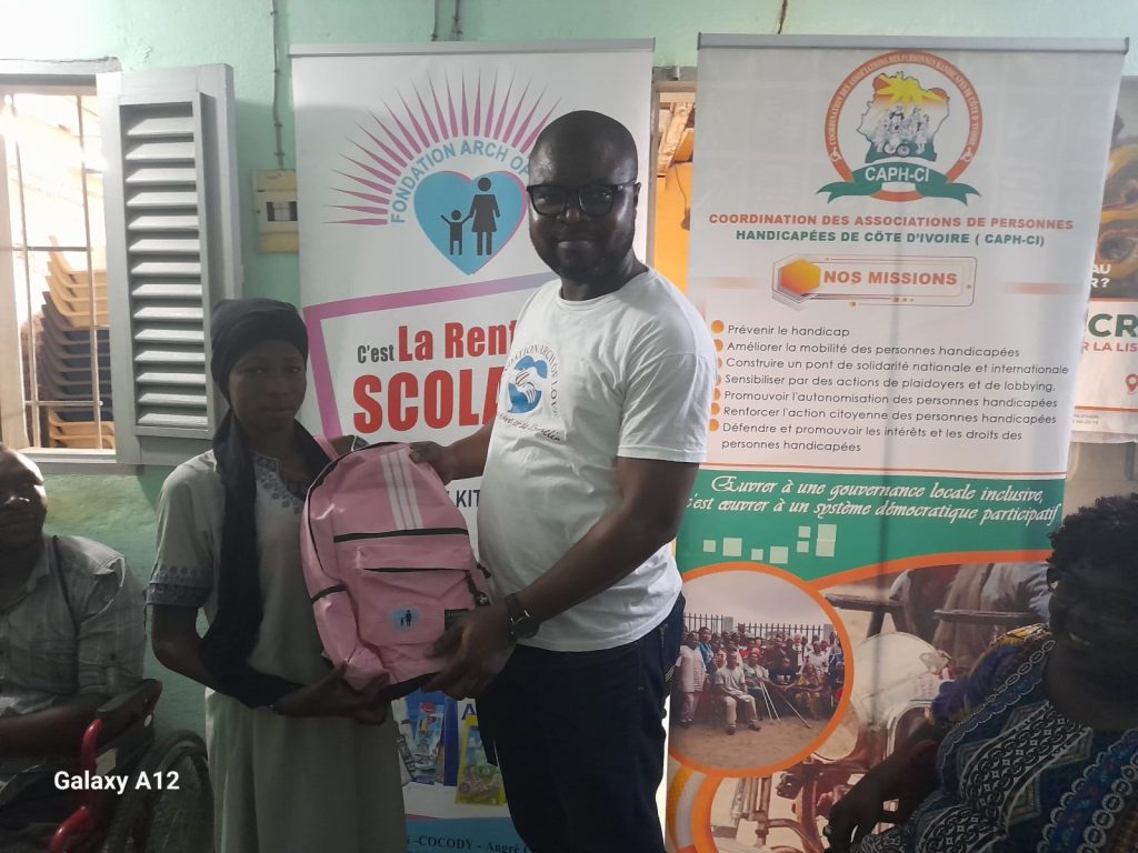 Côte d’Ivoire : Fondation Arch Of Love fait un important don de kits scolaires à la CAPH-CI