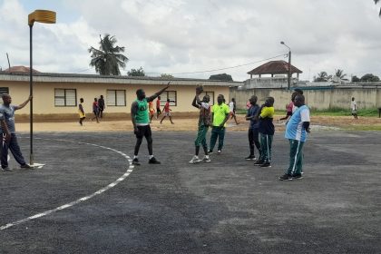 Korfball : Les arbitres et les coachs formés sur les règles de jeu