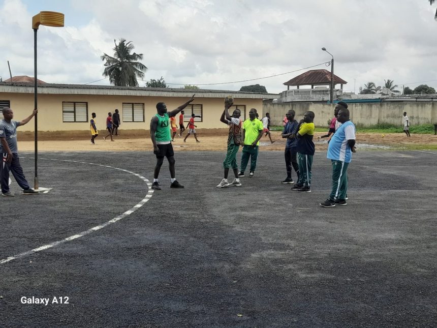 Korfball : Les arbitres et les coachs formés sur les règles de jeu
