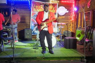 Sortie d’album : Jack Dely revient en force avec le Blues à travers Abidjan Blues