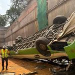 Drame au Plateau : un autobus de la SOTRA fait une chute de 14 mètres, 1 mort et 25 blessés
