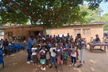 Noël à Assengou N’Gotran : L'ONG Yessi éclaire le cœur des enfants du village